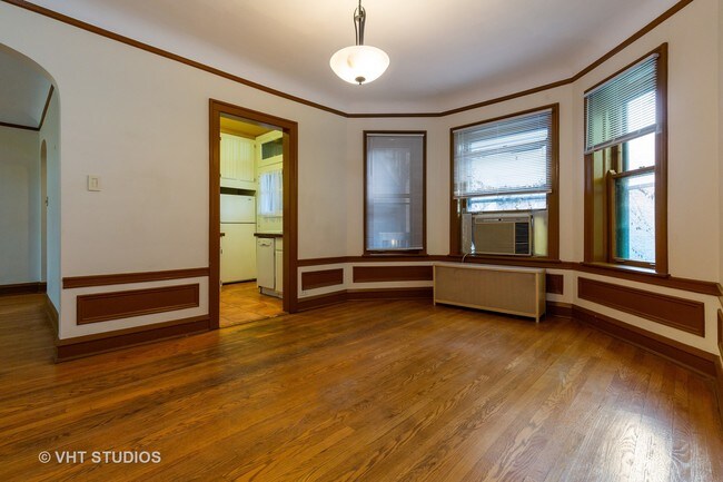Foto del edificio - 2200 W Granville Ave