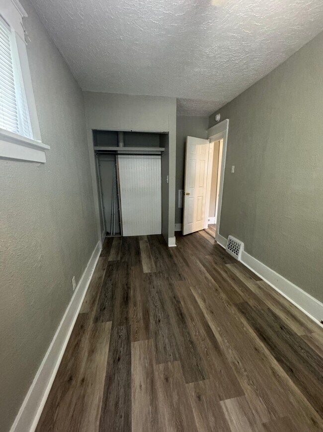 Foto del edificio - 822 S 35th St