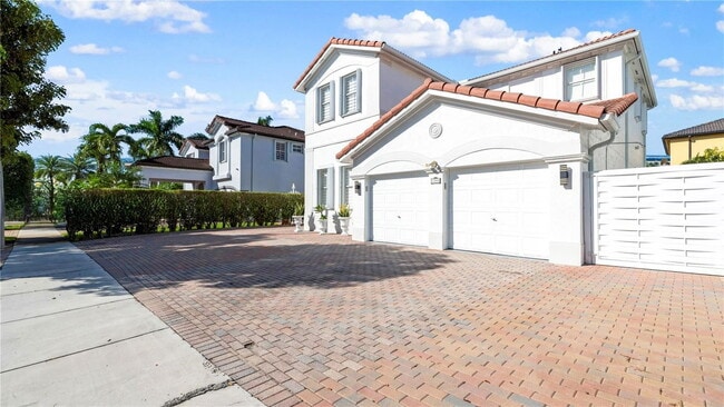 Foto del edificio - 17994 NW 87th Pl