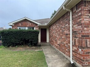 Building Photo - 8804 Tumbleweed Dr