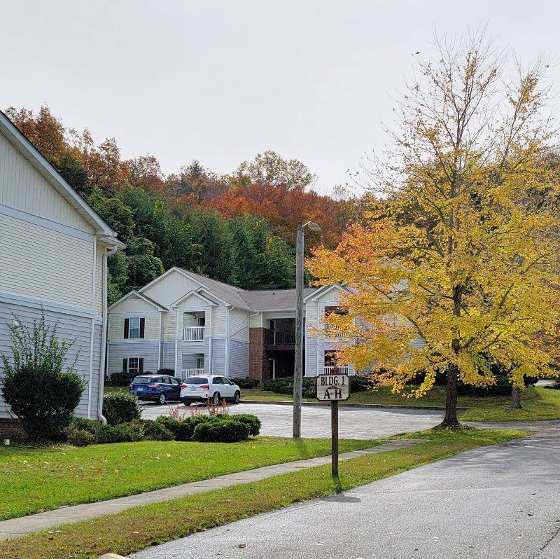 Building Photo - 585 Franklin Grove Church Rd