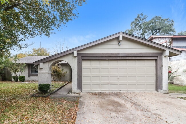 Building Photo - 8419 Old Meadow Ln