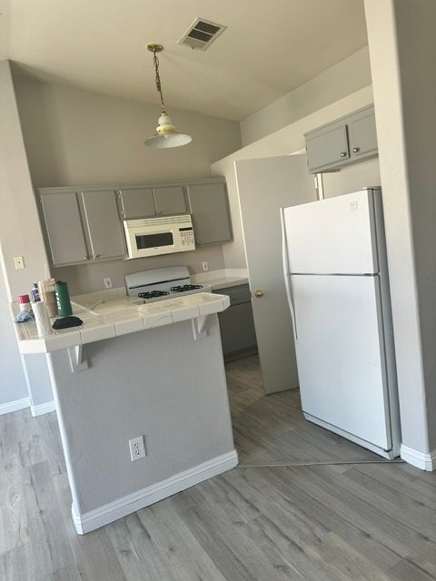 Foto del edificio - 6201 E Lake Mead Blvd