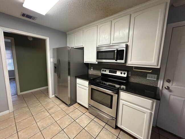 Foto del edificio - Midway ISD Duplex