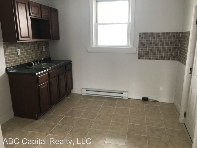 Building Photo - 1026 N 46th St