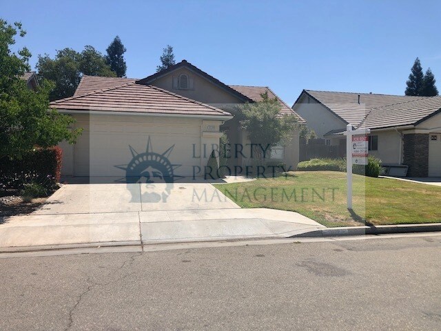 Primary Photo - 10266 N Sierra Vista Ave