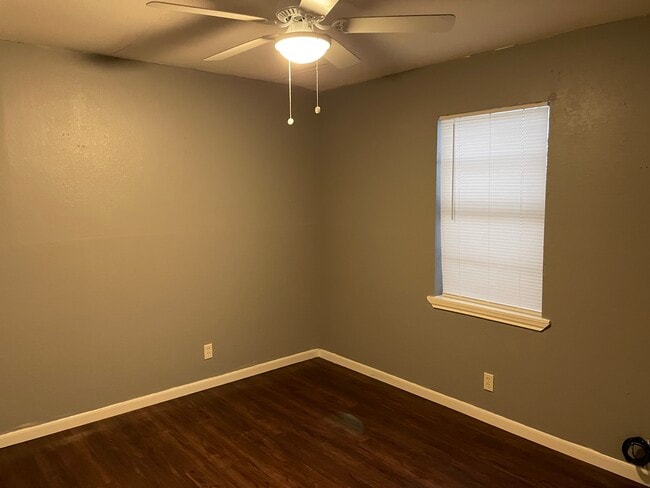 Foto del edificio - 1313 E Harrison St