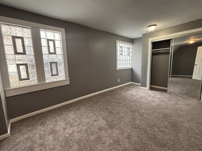 Building Photo - 3415 E Canfield St