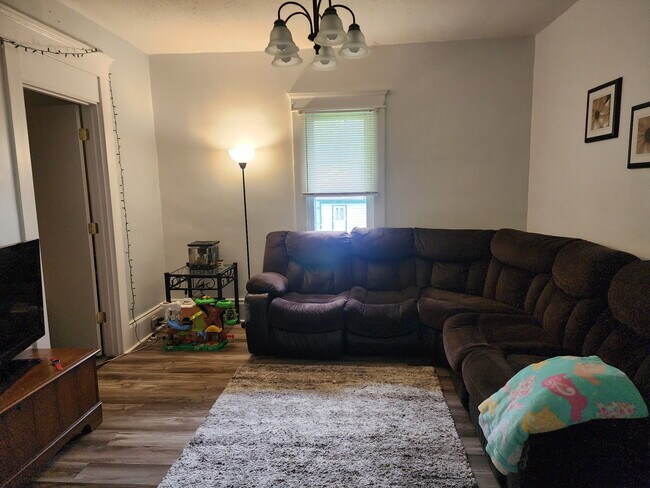 Living room - 89 S Main St