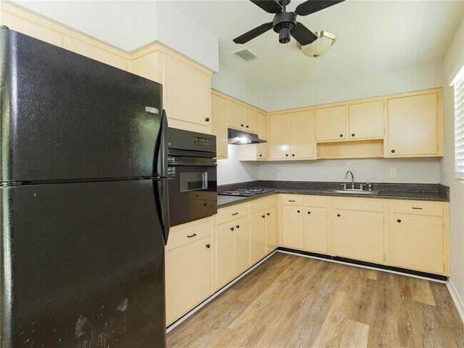 Foto del edificio - 3911 NW 19th Terrace