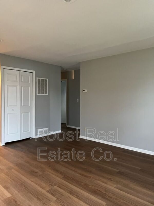 Foto del edificio - 350 Hillview Dr