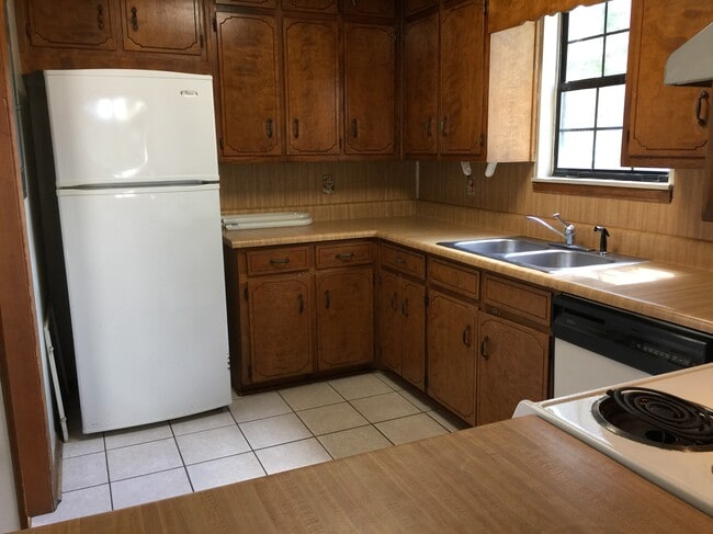 Building Photo - 75 Ezzard St