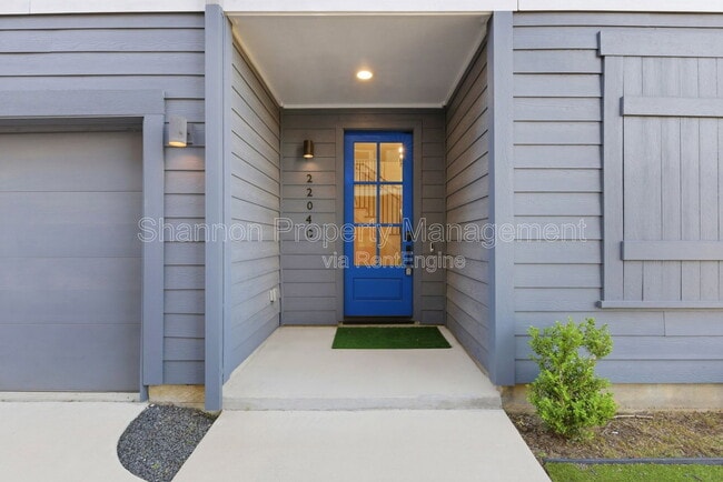 Building Photo - 2204 Lou Ellen Ln