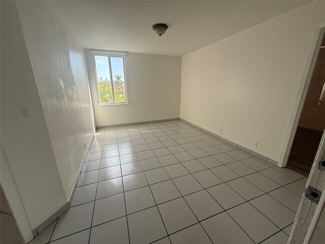 Foto del edificio - 1853 SW 17th St