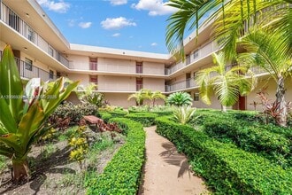 Building Photo - 10625 SW 112th Ave