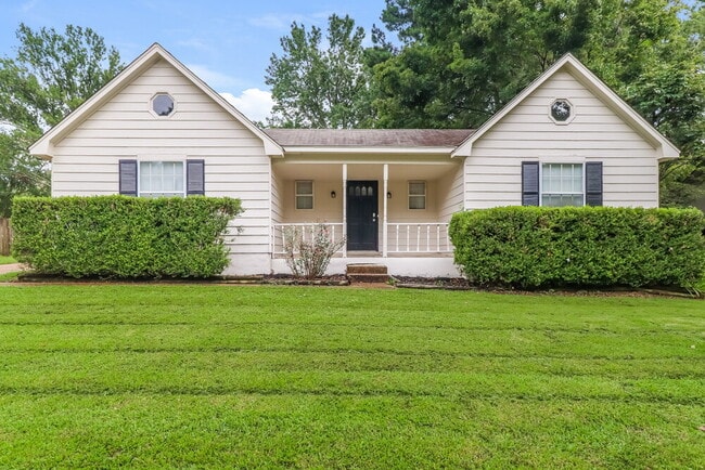 Building Photo - 6049 Lawnhill Dr