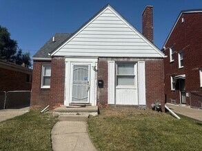 Building Photo - 15859 Carlisle St