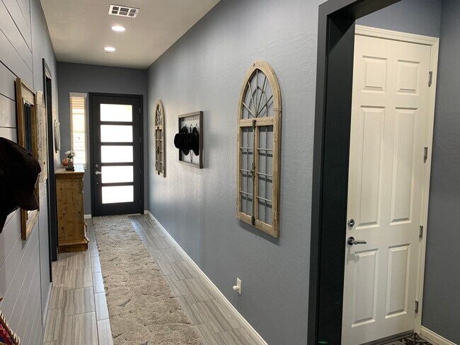 Foto del edificio - BEAUTIFUL SINGLE STORY 3BD/2BA HOME IN CAD...