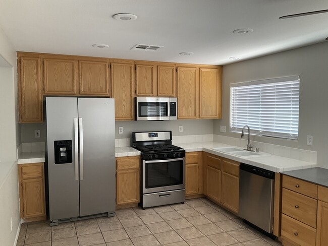 Building Photo - 8975 Spring Peeper Ave