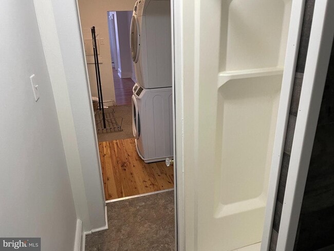 Building Photo - 715 S 19th St