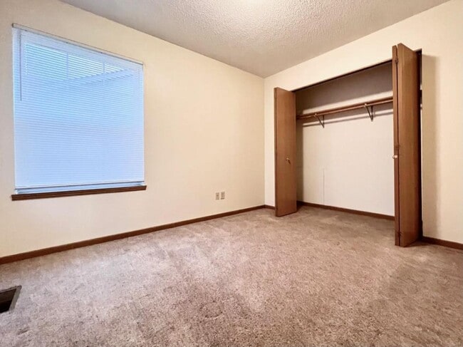 Building Photo - 402 Belisle St