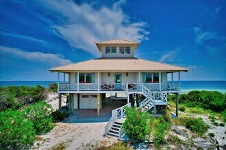 Building Photo - 850 Gulf Shore Dr