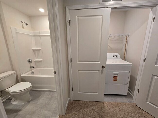 Foto del edificio - 471 Belgian Red Wy