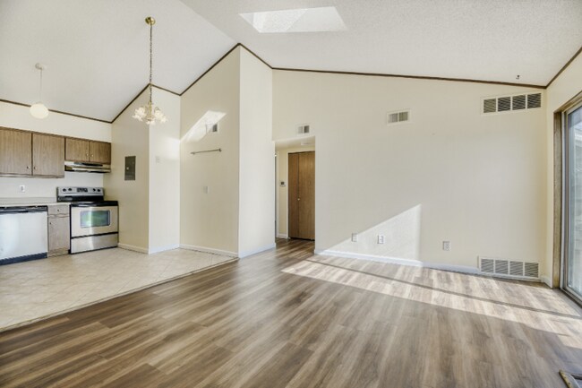 Foto del edificio - 8813 Colorado Blvd