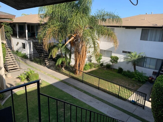 Building Photo - 11644 Bellflower Blvd