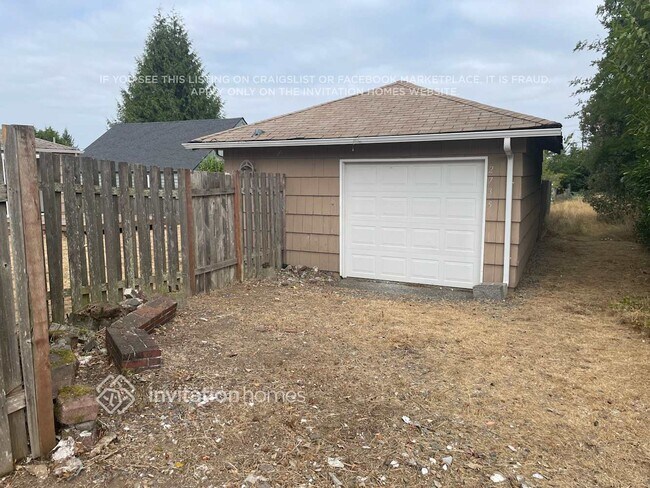 Foto del edificio - 2735 Locust Ave W