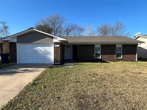 Building Photo - 525 Oxford Park