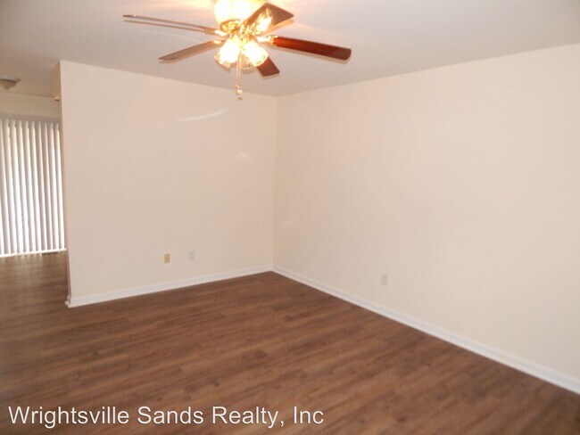 Building Photo - 2 br, 1 bath House - 1320 Louisa Lane