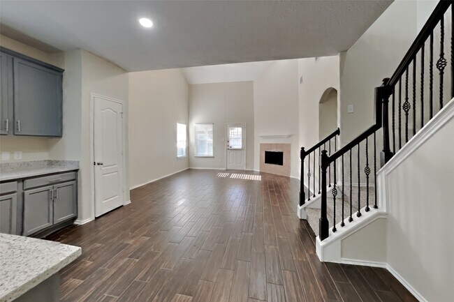Building Photo - 21542 Kings Bend Dr