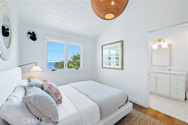 Building Photo - 360 Cliff Dr