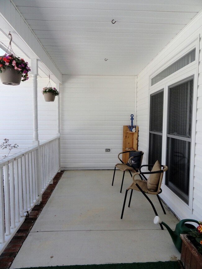 Building Photo - Community Water Access! Gorgeous Home!