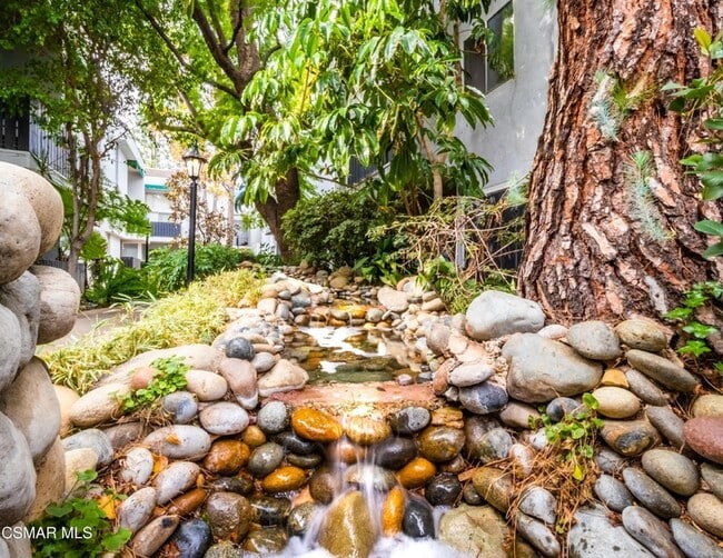 Foto del edificio - 18645 Hatteras St