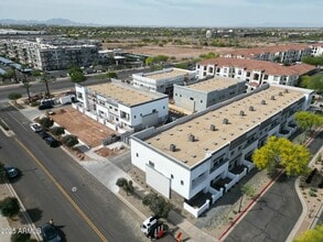 Building Photo - 1318 S 105th Pl