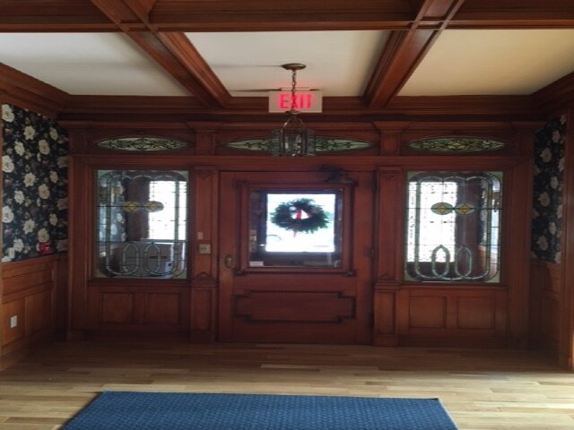 Interior Photo - 7 Oak St
