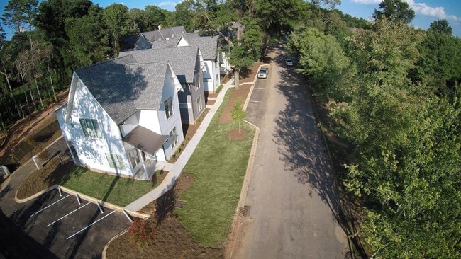 Building Photo - 81 Calhoun St