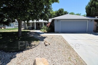 Building Photo - 4022 S Iriondo Way