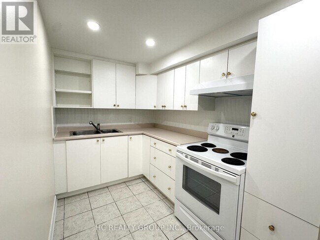 Photo du bâtiment - 96 Oakmeadow Blvd