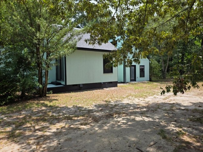 Building Photo - 2824 W Black Creek Rd