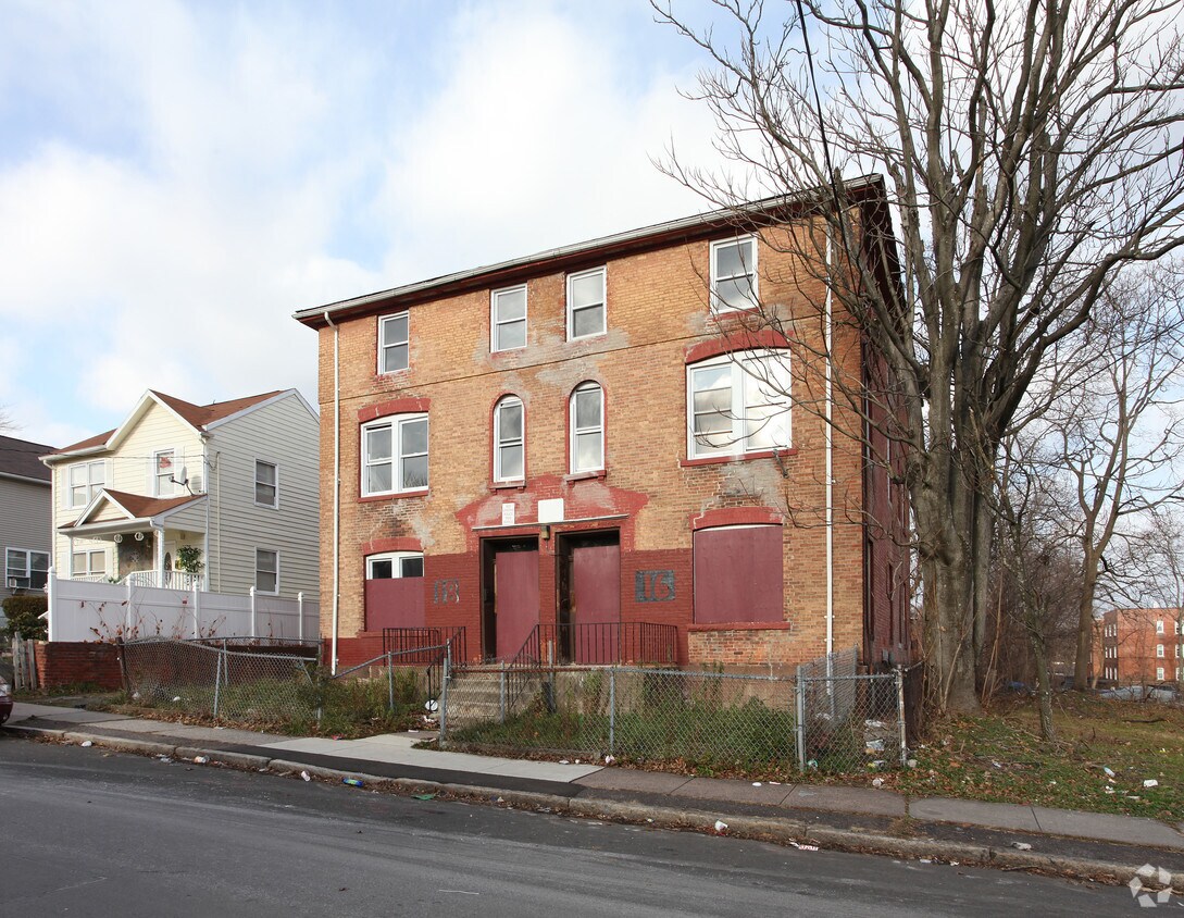 Building Photo - 16-18 Elmer St