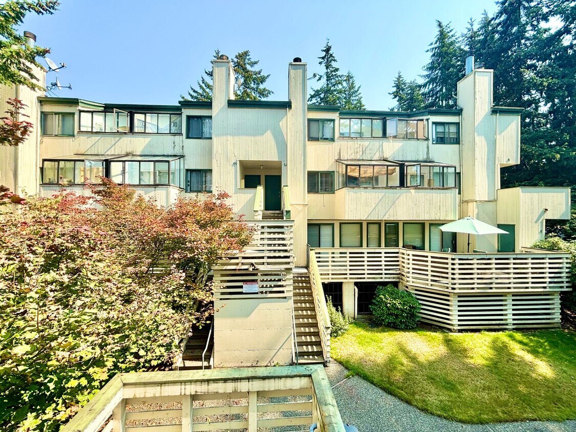 Primary Photo - Spacious 2-Story Condo in Crossroads Commu...