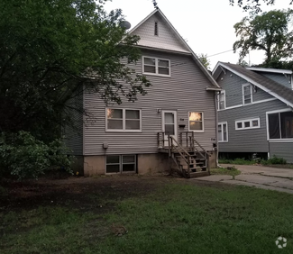 Building Photo - 714 11th Ave N