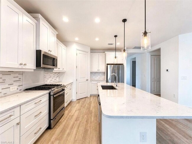 Foto del edificio - 2295 Marquesa Cir