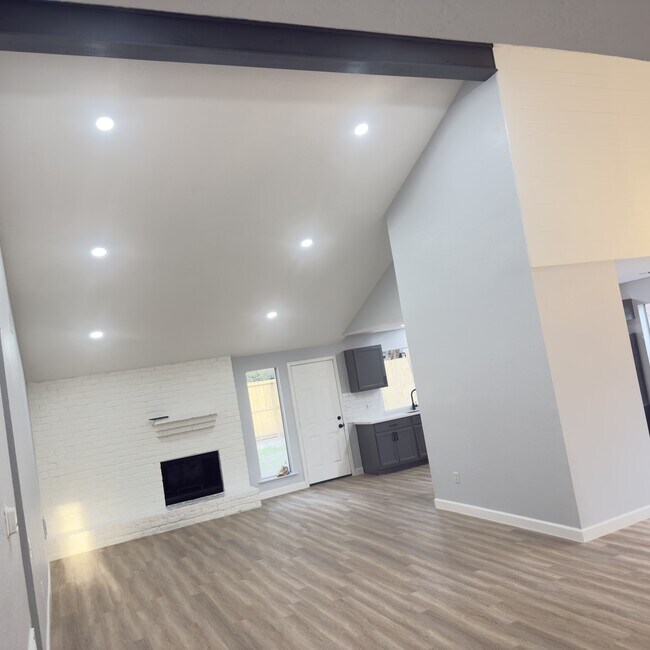 Building Photo - 12626 Havenrock Dr