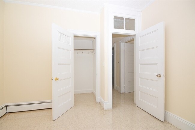 Building Photo - 54 Forbes St