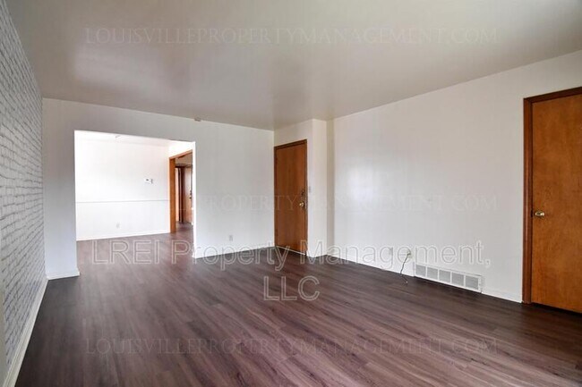 Foto del edificio - 332 Idlewylde Dr