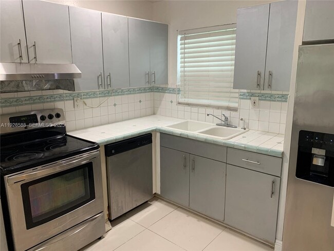 Foto del edificio - 14300 SW 105th Ave